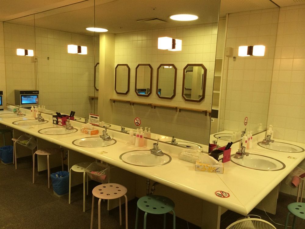 Capsule Hotel Asahi Plaza Shinsaibashi Osaka Zewnętrze zdjęcie