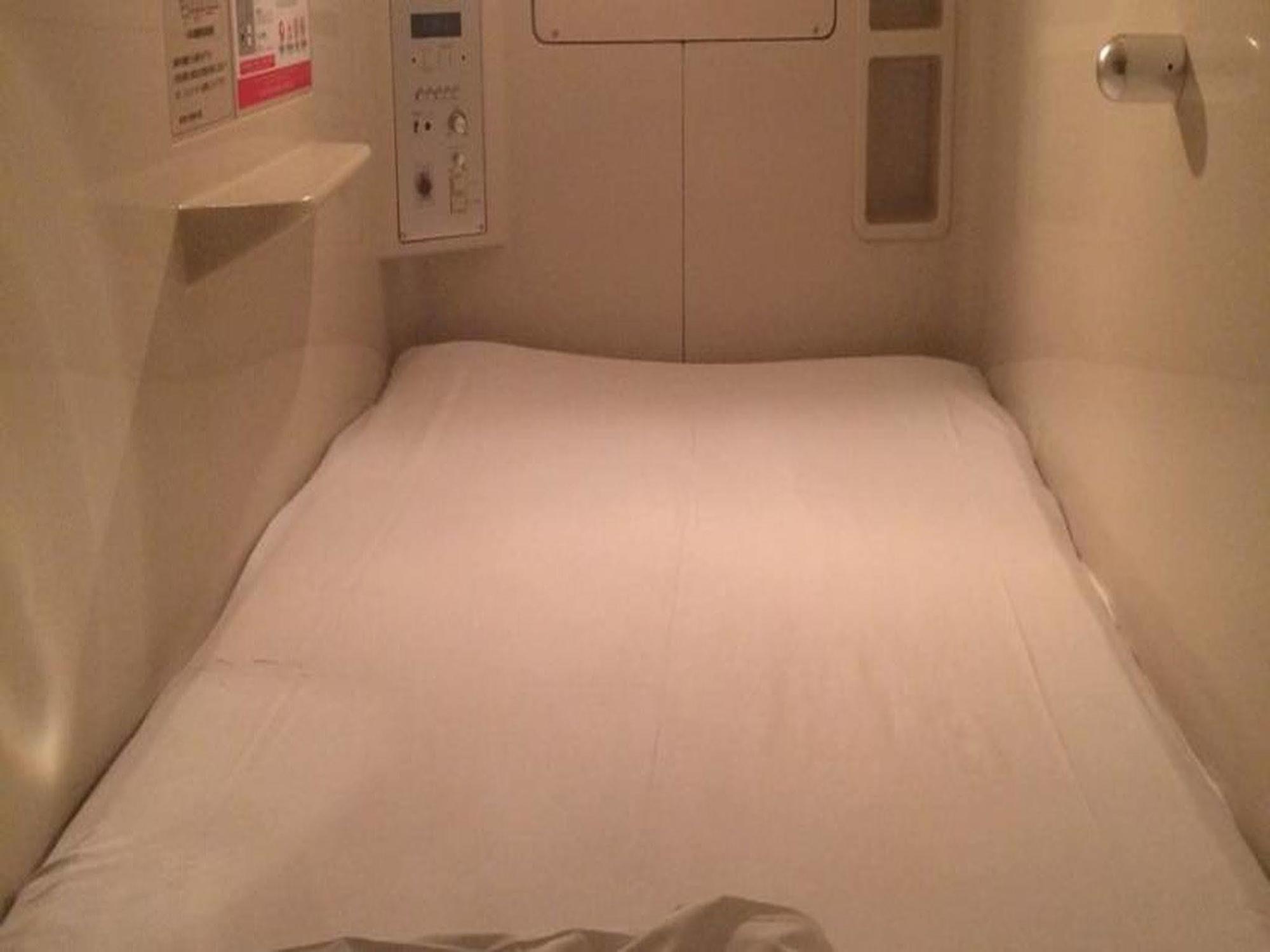Capsule Hotel Asahi Plaza Shinsaibashi Osaka Zewnętrze zdjęcie